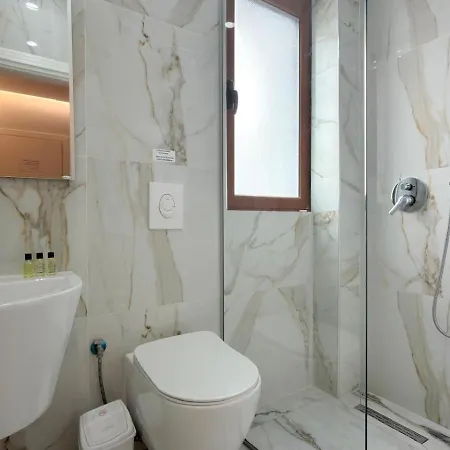 Modern By-delmar מלון *
